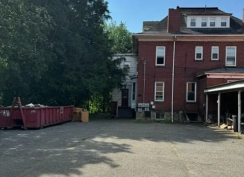 Quiet neighborhood at the end of a cul-de-sac.