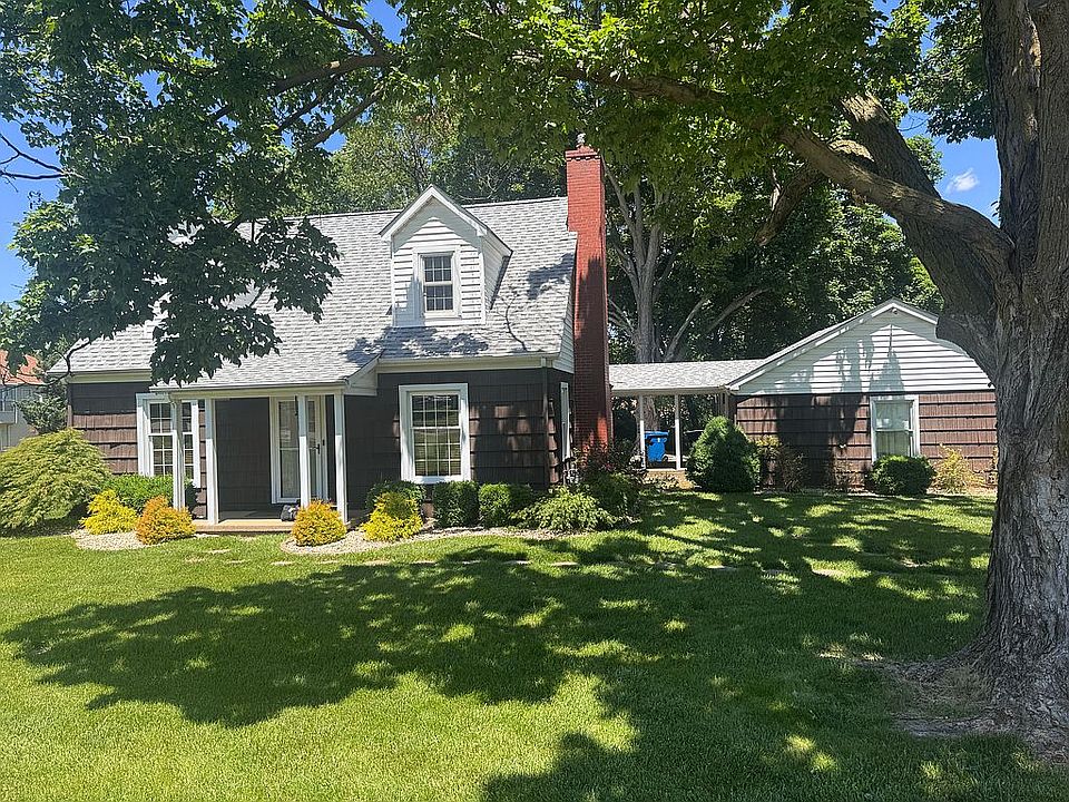 1st image of 2400 Muegge Rd