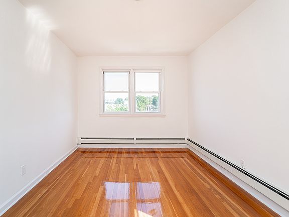 5th image of 2219 49th St #3A