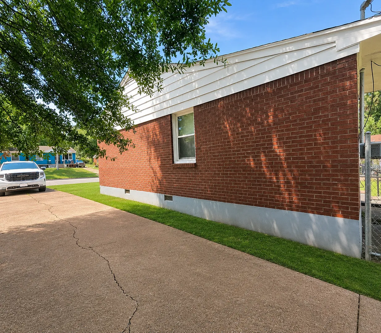 Charming 3BR Home | Large Driveway | Tons of Kitchen Storage — Photo 2