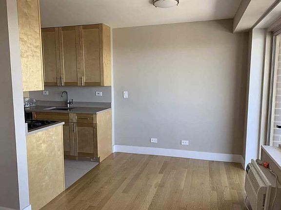 4th image of 12333 83rd Ave APT 1202