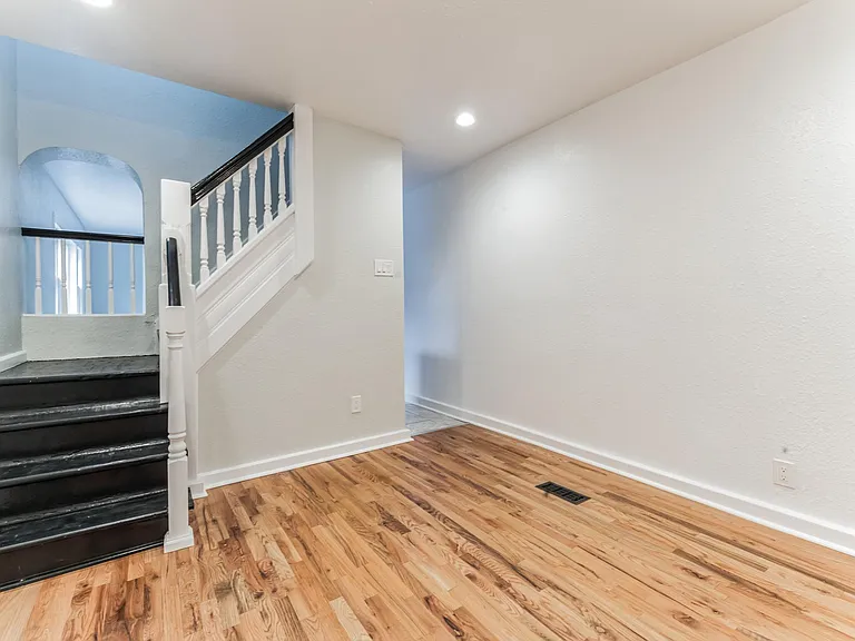 743 Wolf Ave — Photo 5