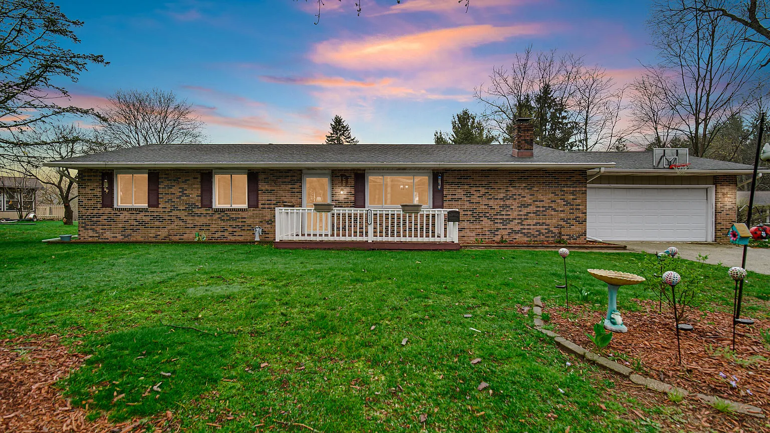 5821 W 250 N photo 1