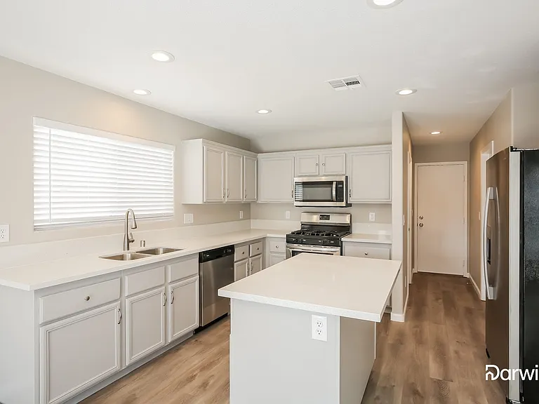 4137 Coburn St — Photo 2