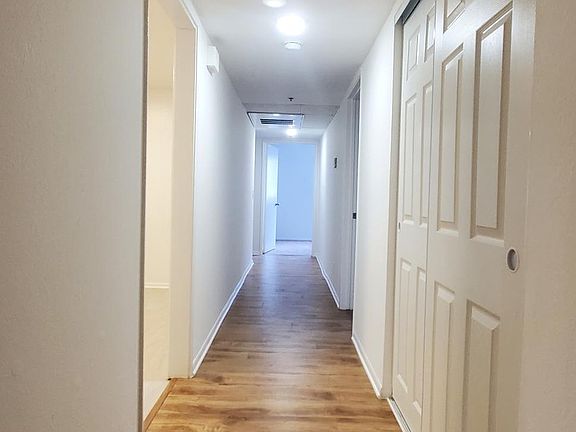 2nd image of 555 Oak St #105