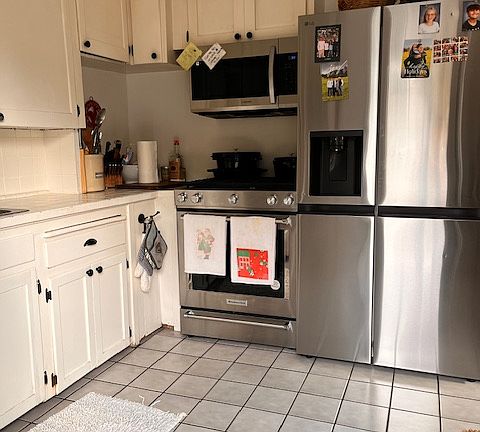 5th image of 2940 Kellogg St