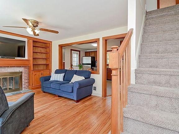 2nd image of 577 Nahatan St
