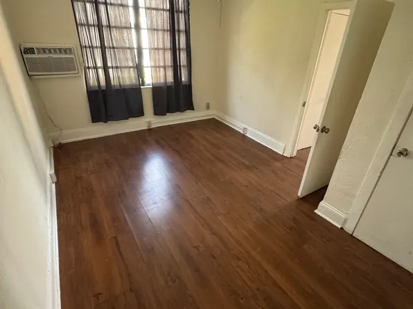 969 SW 2nd St APT 7, Miami, FL 33130