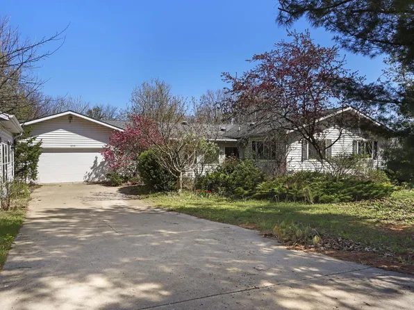 N1420 Cedar ROAD, Genoa City, WI 53128