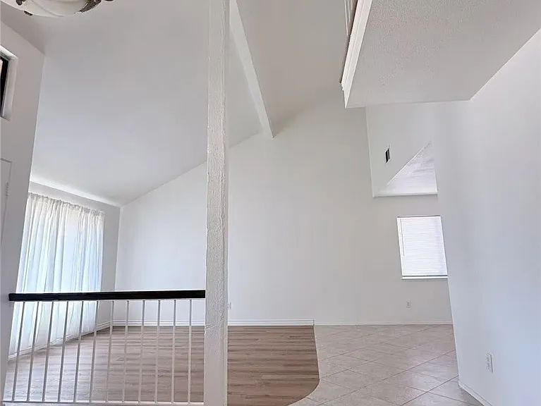 1360 N Hacienda Dr — Photo 3
