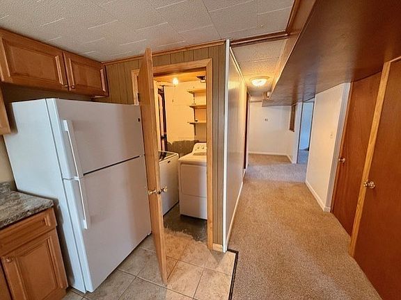 5th image of 19 Lantern Rd #U-1side