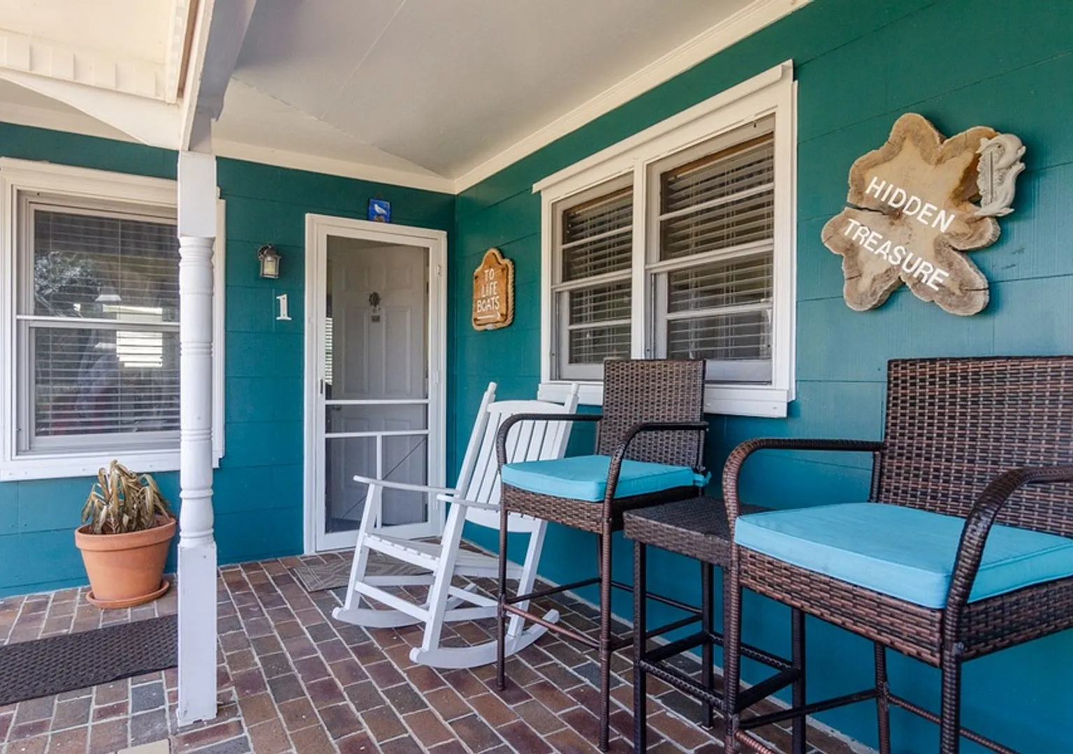 (K171) 113 S. 4th Avenue Room 1 Kure Beach, NC 28449 — Photo 1
