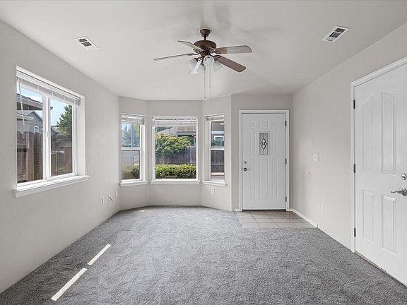 4th image of 3180 Forest Hills Dr APT A