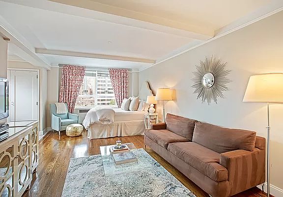2nd image of 200 W 20th St APT 912