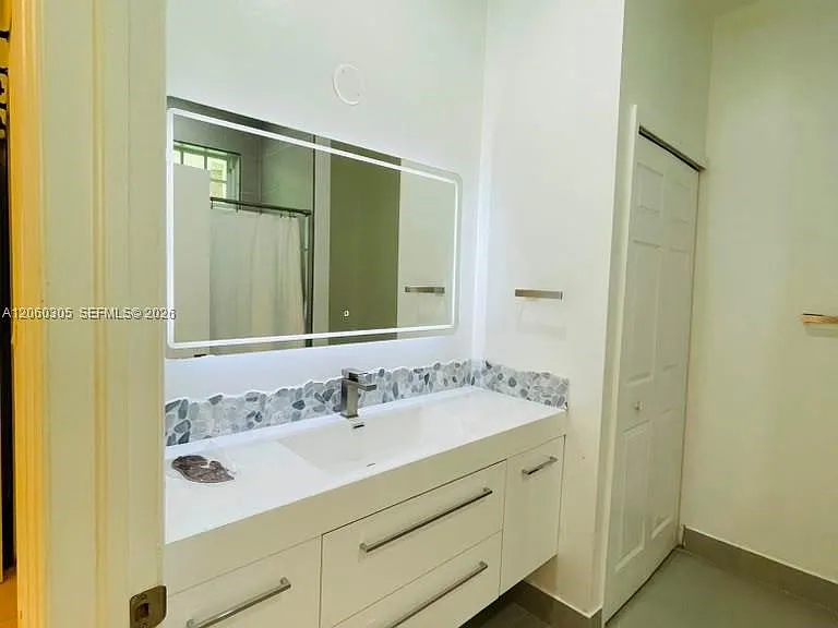 790 SW 107th Ave #301 — Photo 9