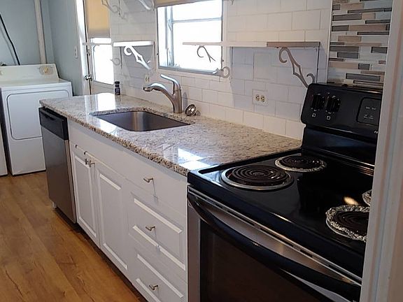 3rd image of 6372 126th Ave N #1