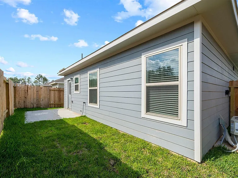 16743 Rover Ln — Photo 6