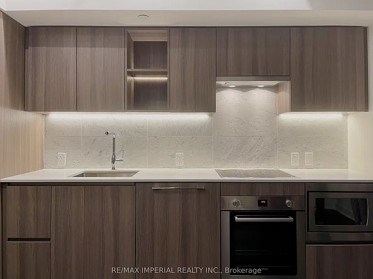 19 Bathurst St #1211 — Photo 4