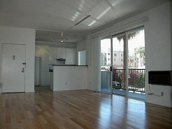 2nd image of 1230 N June St