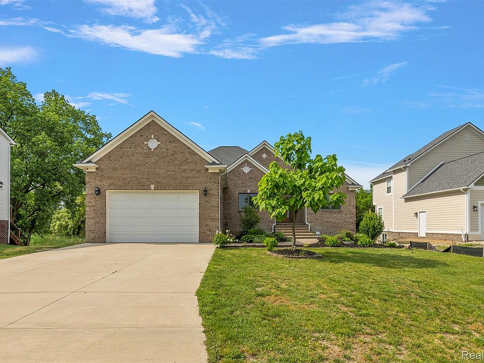 1st image of 1820 Crimson Ridge Dr
