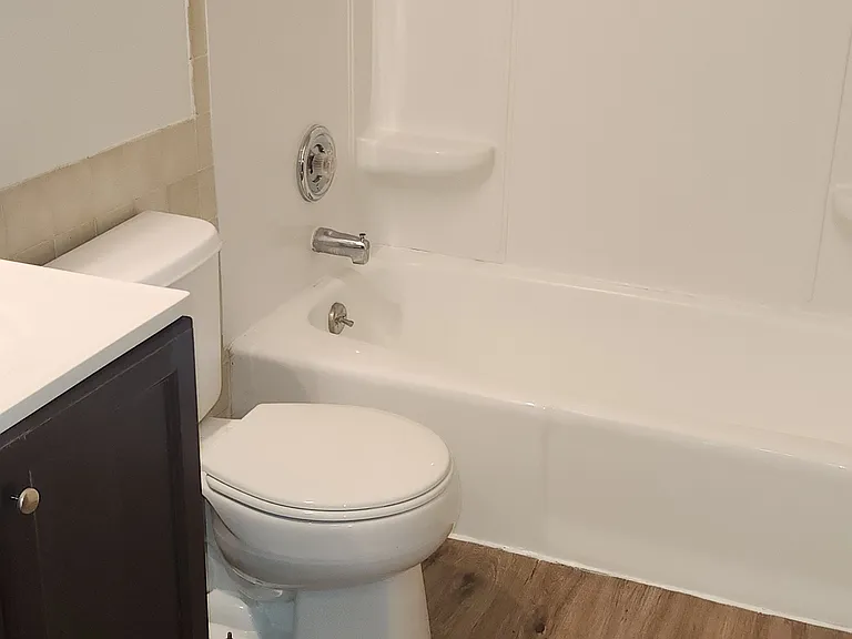 1269 Getzelman Dr #1W — Photo 8