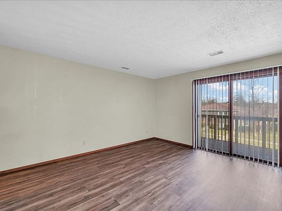 2nd image of 713 Fairmont Dr APT 1A