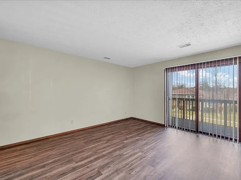 713 Fairmont Dr — Photo 15