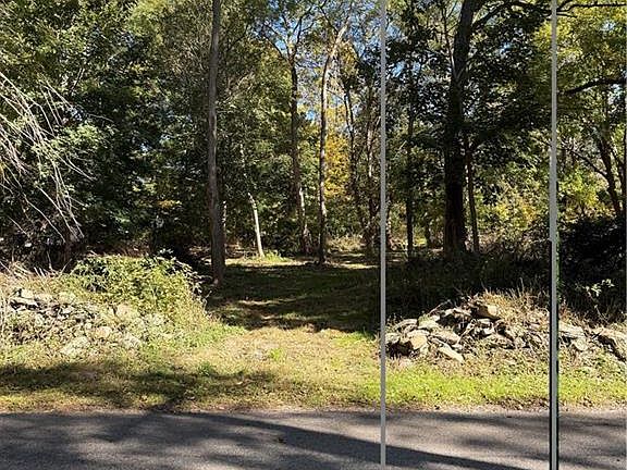 5th image of 102 Touisset Rd