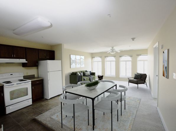 123 W Main St #401