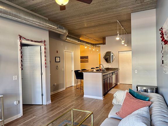 3rd image of 647 Metropolitan Way Unit 213L