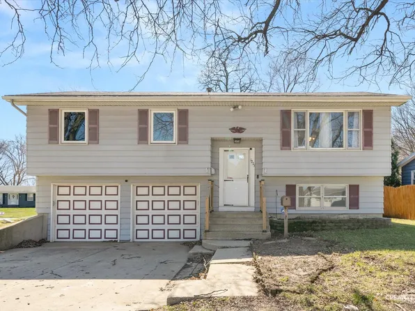 1235 Constellation Dr, Aurora, IL 60505