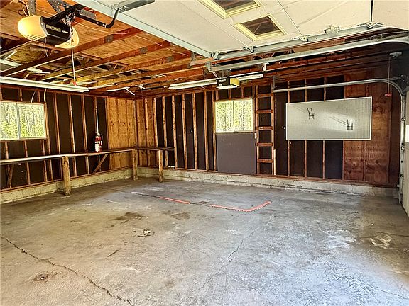 4th image of 81 Hartwick Rd
