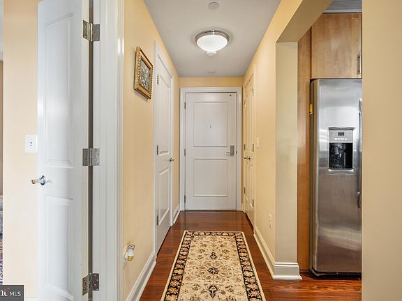 2nd image of 2050 Jamieson Ave APT 1403