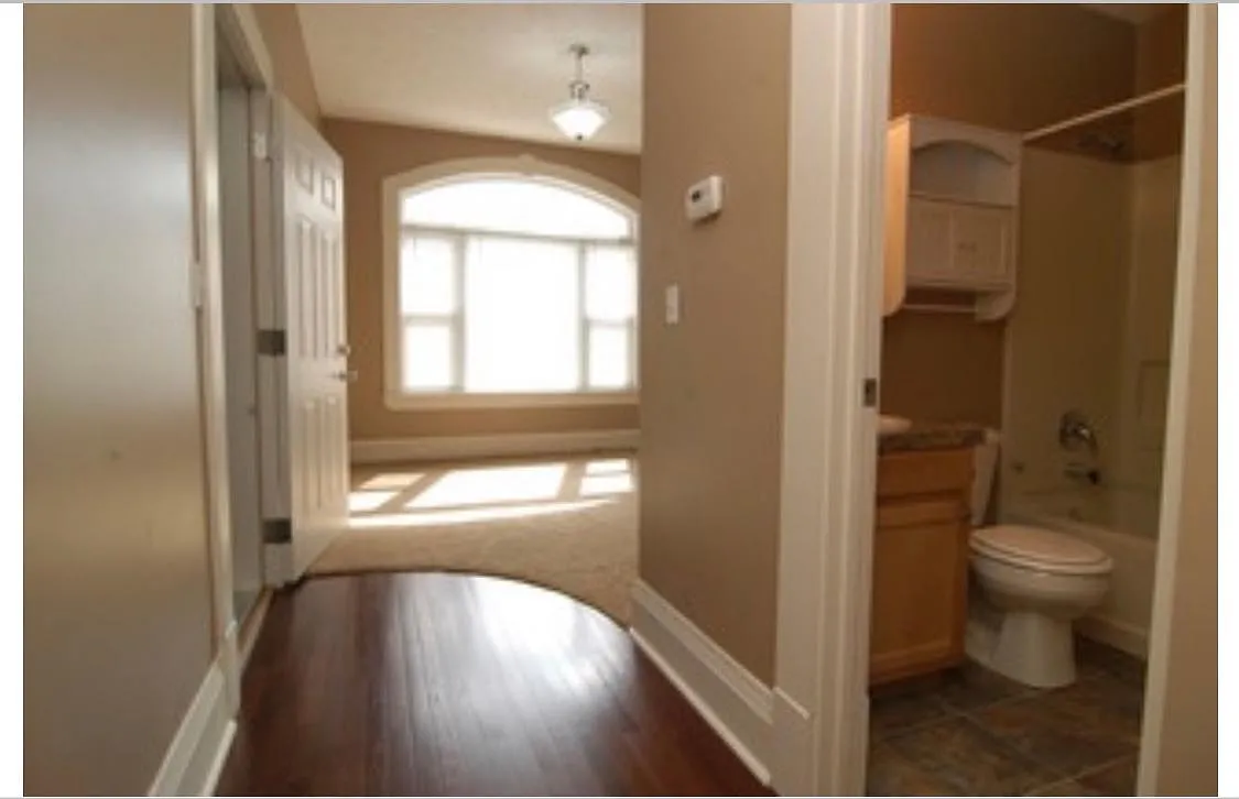 1 bed, 750 sqft, $1,100 — Photo 3