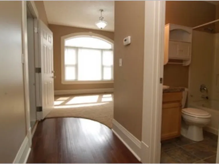 2614 Dewey Ave — Photo 3