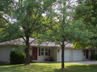 12 Goldenwood Ln, Murphysboro, IL 62966