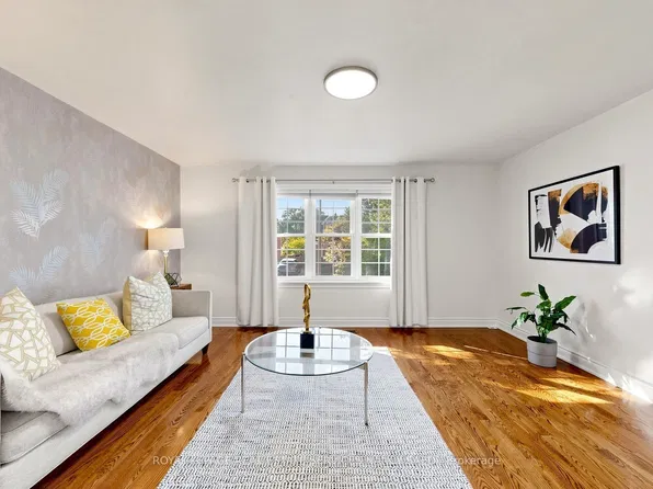 118 Anndale Dr, Toronto, ON M2N 2W8