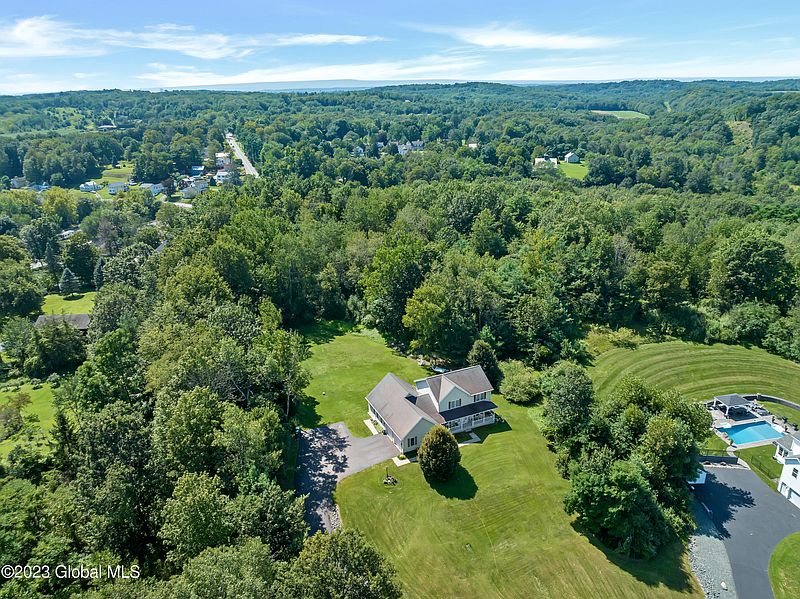 2nd image of 42 Old Hickory Road