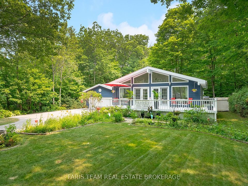 1st image of 33 Oneida Cres