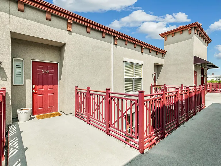 1767 N Pearl St #308 — Photo 4