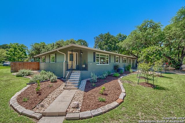 1st image of 915 Canyon Dr