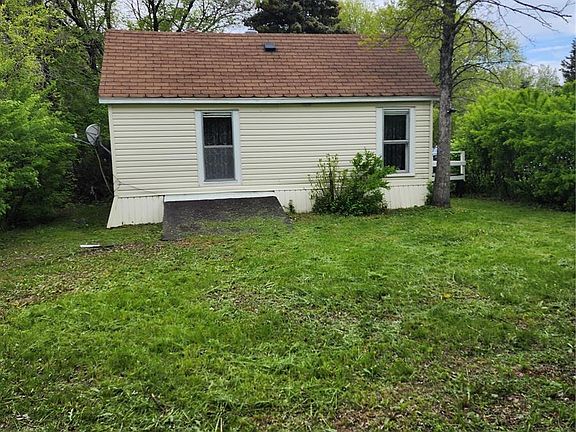 3rd image of 218 Clare St