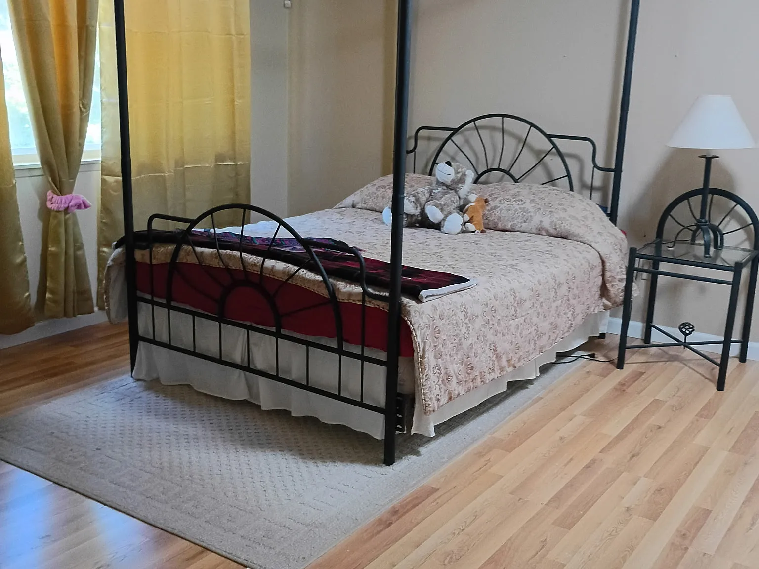 5 bed, 3500 sqft, $1,300 — Photo 3