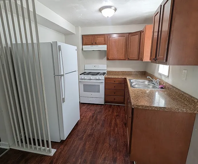 204 Bart Dr — Photo 2