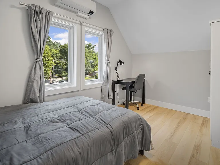 200 Highland Ave — Photo 46