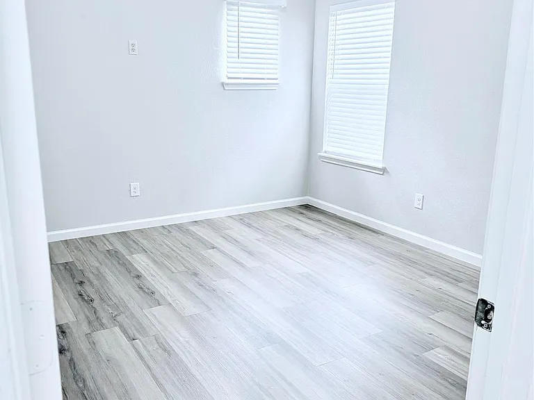 5711 Silver Bay Ct — Photo 22