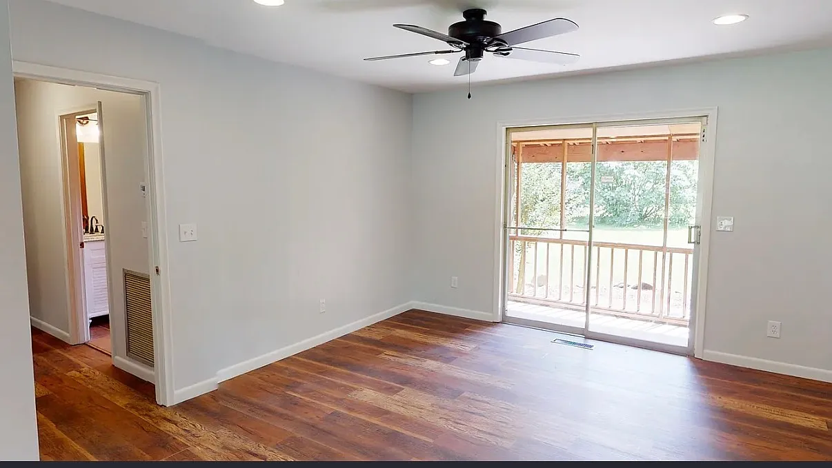 2 bed, 1300 sqft, $2,000 — Photo 4