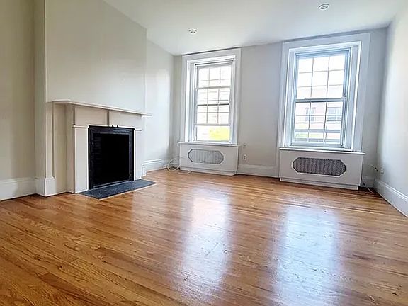 2nd image of 226 E 59th St #5W