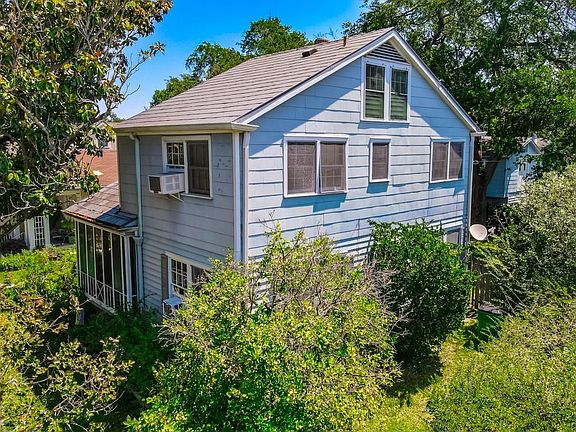 3rd image of 169 Beverly Dr