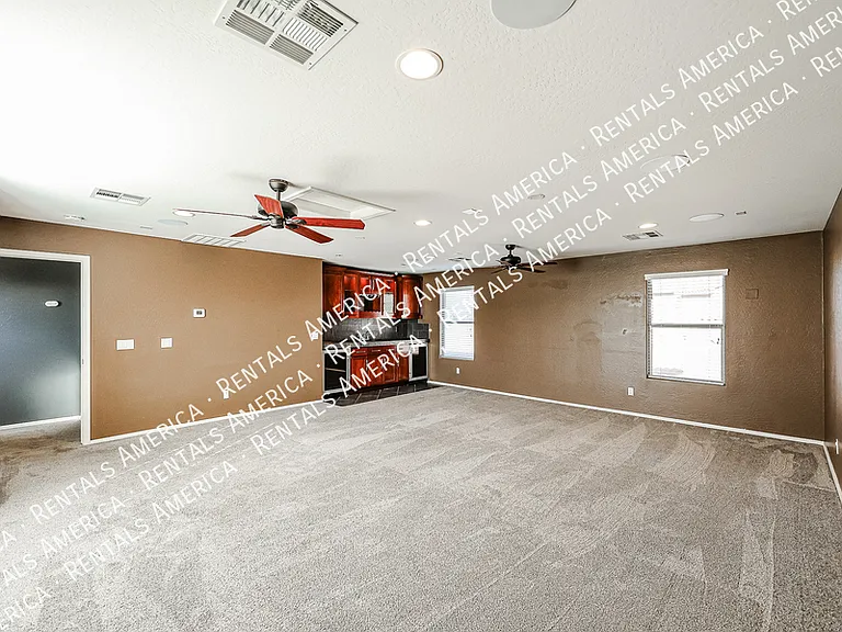 2614 W Florentine Rd — Photo 27
